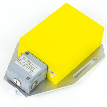 Proxitron IKQR 100T.38 MG Inductive proximity switch at PLC2Day.com