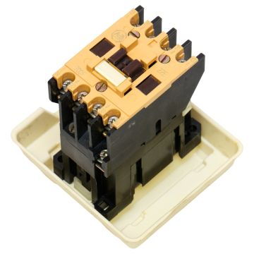 700-F220B24 Allen-Bradley Control Relay: 24V at PLC2Day.com