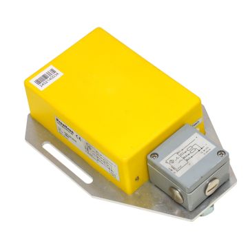 IKQR 100T.38 MG 2065S Proxitron Inductive proximity switch at PLC2Day.com