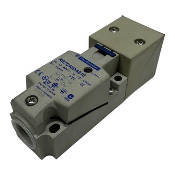 XS7C40DA210 Telemecanique Inductive Proximity Sensor,